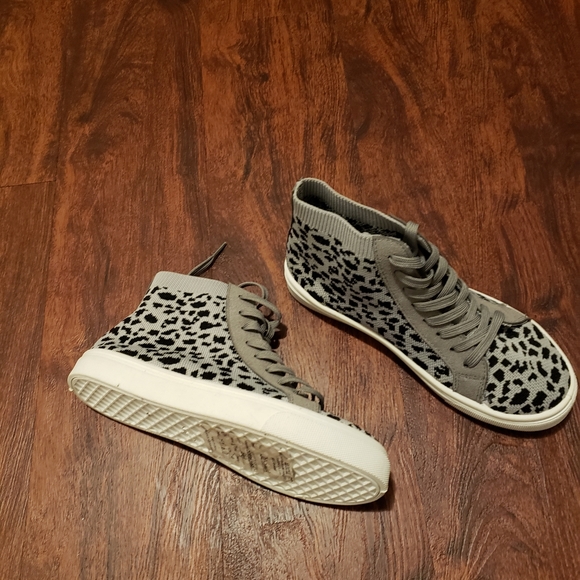 NWT! Animal Print Shoes - Picture 2 of 4
